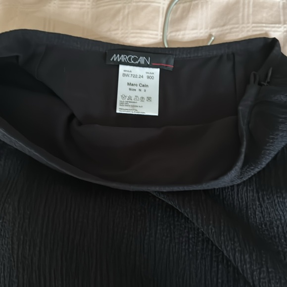 Marc Cain calve length skirt - Picture 3 of 4